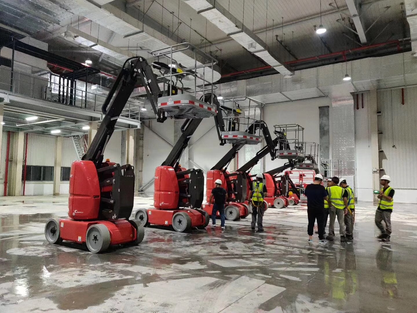 选购高空作业平台的几个建议(图1) 选购高空作业平台的几个建议(图1)